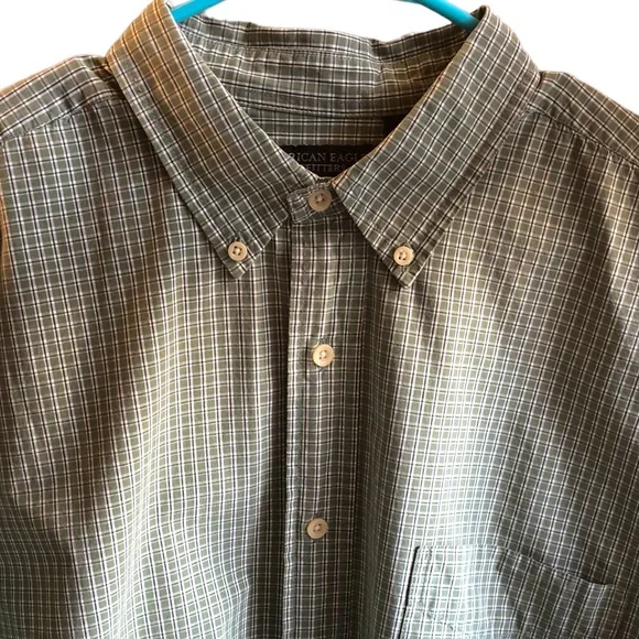 American Eagle Outfitters Casual Green/Navy/Cream Plaid Button-down Shirt. Large - Picture 6 of 12